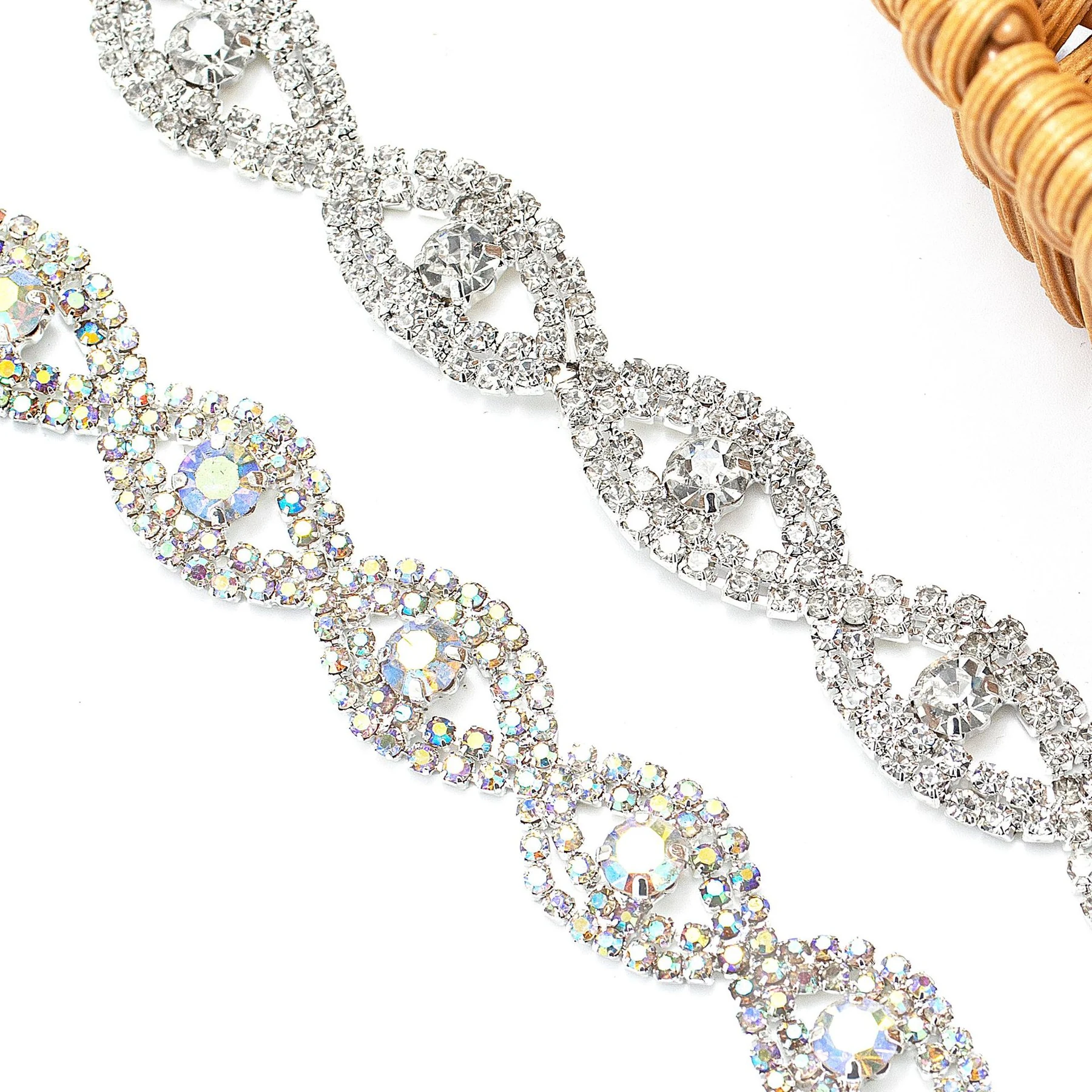1.5 cm Figure-Eight Rhinestone Chain