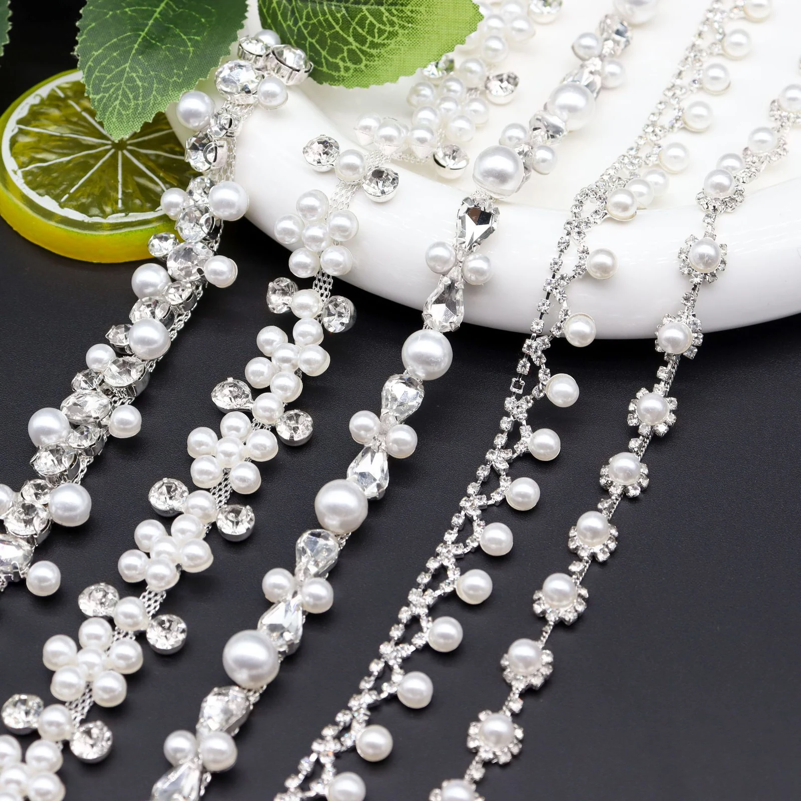 Five-Pattern Pearl and Glass Rhinestone Chain