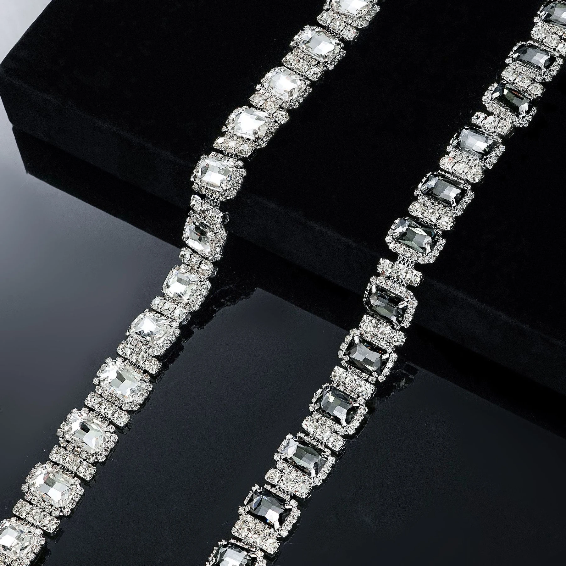 1.8 cm Square-Cut Glass Rhinestone Chain